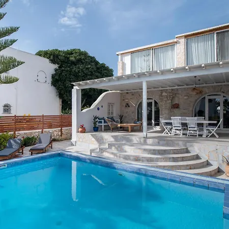 Cavos Paros Two-bedroom With Private Pool & Jacuzzi 펜션 *