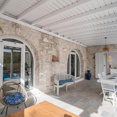 Cavos Paros Two-bedroom With Private Pool & Jacuzzi *