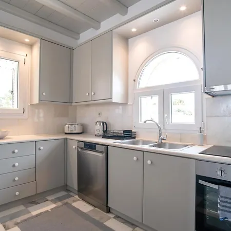 펜션 Cavos Paros Two-bedroom With Private Pool & Jacuzzi