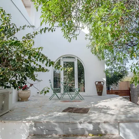 펜션 Cavos Paros Two-bedroom With Private Pool & Jacuzzi *