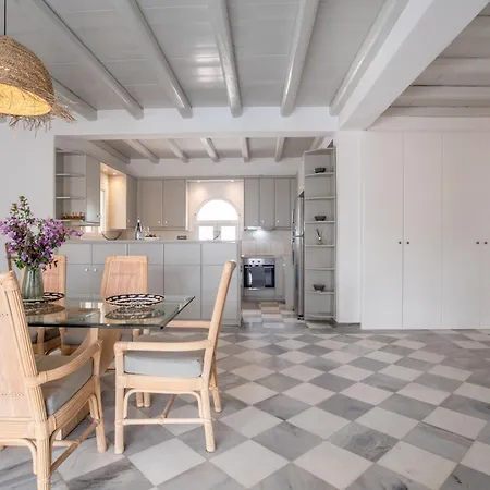 펜션 Cavos Paros Two-bedroom With Private Pool & Jacuzzi