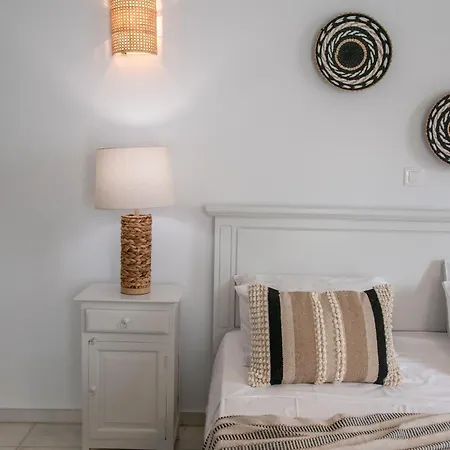 Cavos Paros Two-bedroom With Private Pool & Jacuzzi Alikí