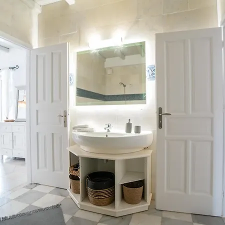 Cavos Paros Two-bedroom With Private Pool & Jacuzzi 펜션