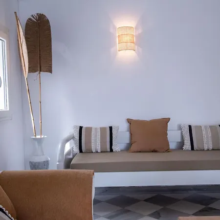 Cavos Paros Two-bedroom With Private Pool & Jacuzzi 펜션 Alikí