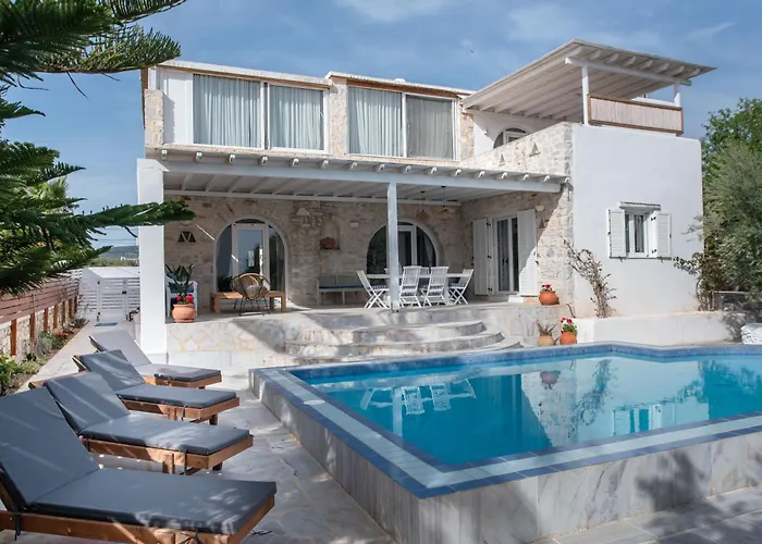 Hébergement de vacances Cavos Paros Two-bedroom With Private Pool & Jacuzzi *