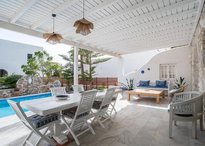 Cavos Paros Two-bedroom With Private Pool & Jacuzzi Hébergement de vacances