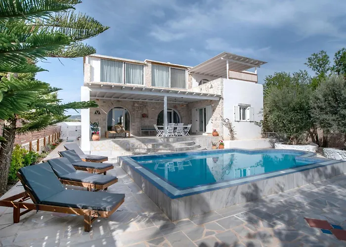 Cavos Paros Two-bedroom With Private Pool & Jacuzzi