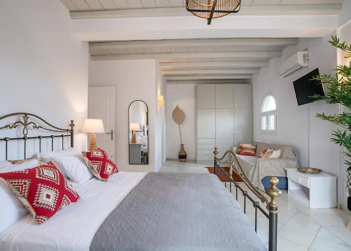 Cavos Paros Two-bedroom With Private Pool & Jacuzzi Hébergement de vacances *