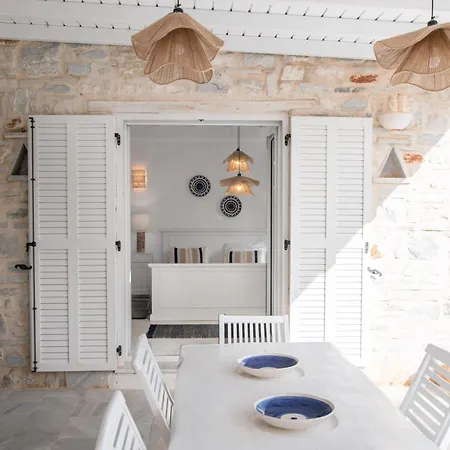 Cavos Paros Two-bedroom With Private Pool & Jacuzzi Holiday home