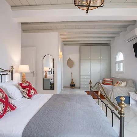 Cavos Paros Two-bedroom With Private Pool & Jacuzzi Holiday home *