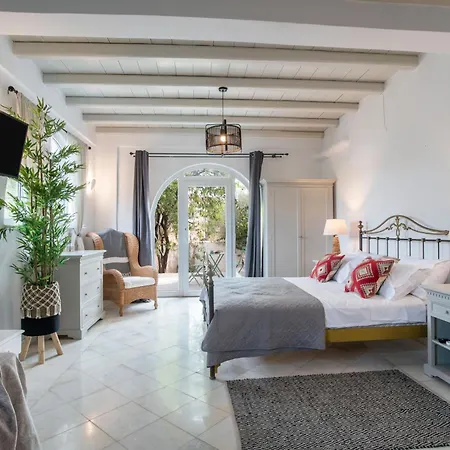 Cavos Paros Two-bedroom With Private Pool & Jacuzzi Holiday home *