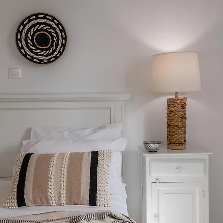 Cavos Paros Two-bedroom With Private Pool & Jacuzzi Holiday home Aliki (Paros)