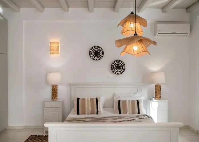 Сasa de vacaciones Cavos Paros Two-bedroom With Private Pool & Jacuzzi *