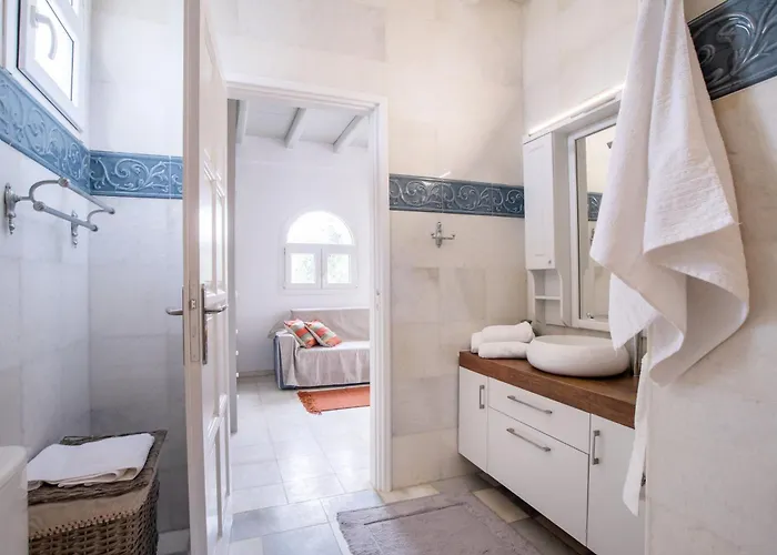 Сasa de vacaciones Cavos Paros Two-bedroom With Private Pool & Jacuzzi