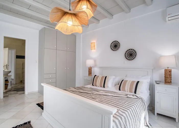 Cavos Paros Two-bedroom With Private Pool & Jacuzzi *