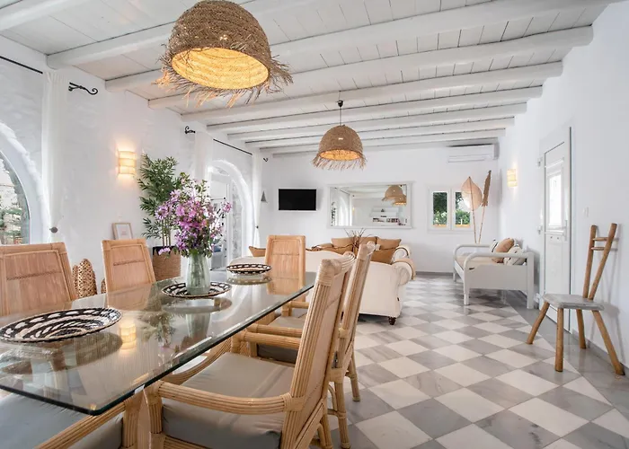 Сasa de vacaciones Cavos Paros Two-bedroom With Private Pool & Jacuzzi *