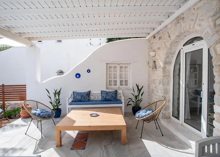 Сasa de vacaciones Cavos Paros Two-bedroom With Private Pool & Jacuzzi Alikí