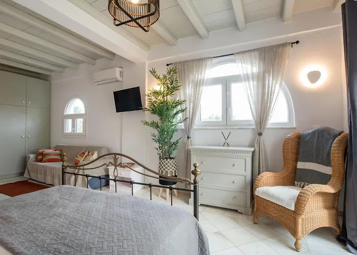 Cavos Paros Two-bedroom With Private Pool & Jacuzzi Сasa de vacaciones