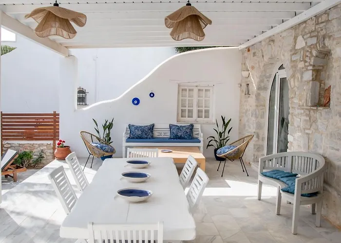 Сasa de vacaciones Cavos Paros Two-bedroom With Private Pool & Jacuzzi