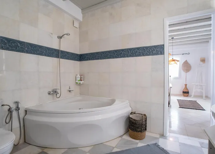 Cavos Paros Two-bedroom With Private Pool & Jacuzzi Сasa de vacaciones Alikí