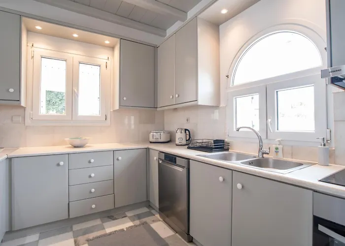 Cavos Paros Two-bedroom With Private Pool & Jacuzzi * Alikí