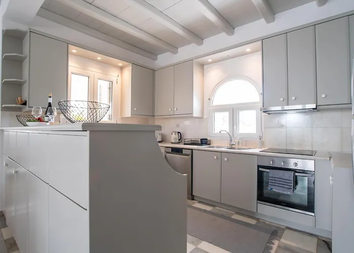 Cavos Paros Two-bedroom With Private Pool & Jacuzzi *